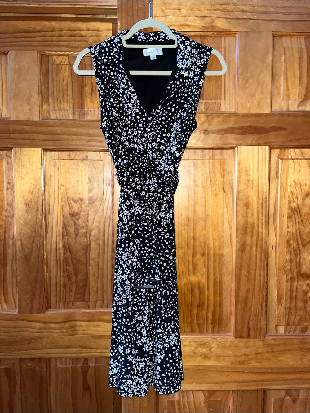 White Floral Print Black Sleeveless Wrap Dress
